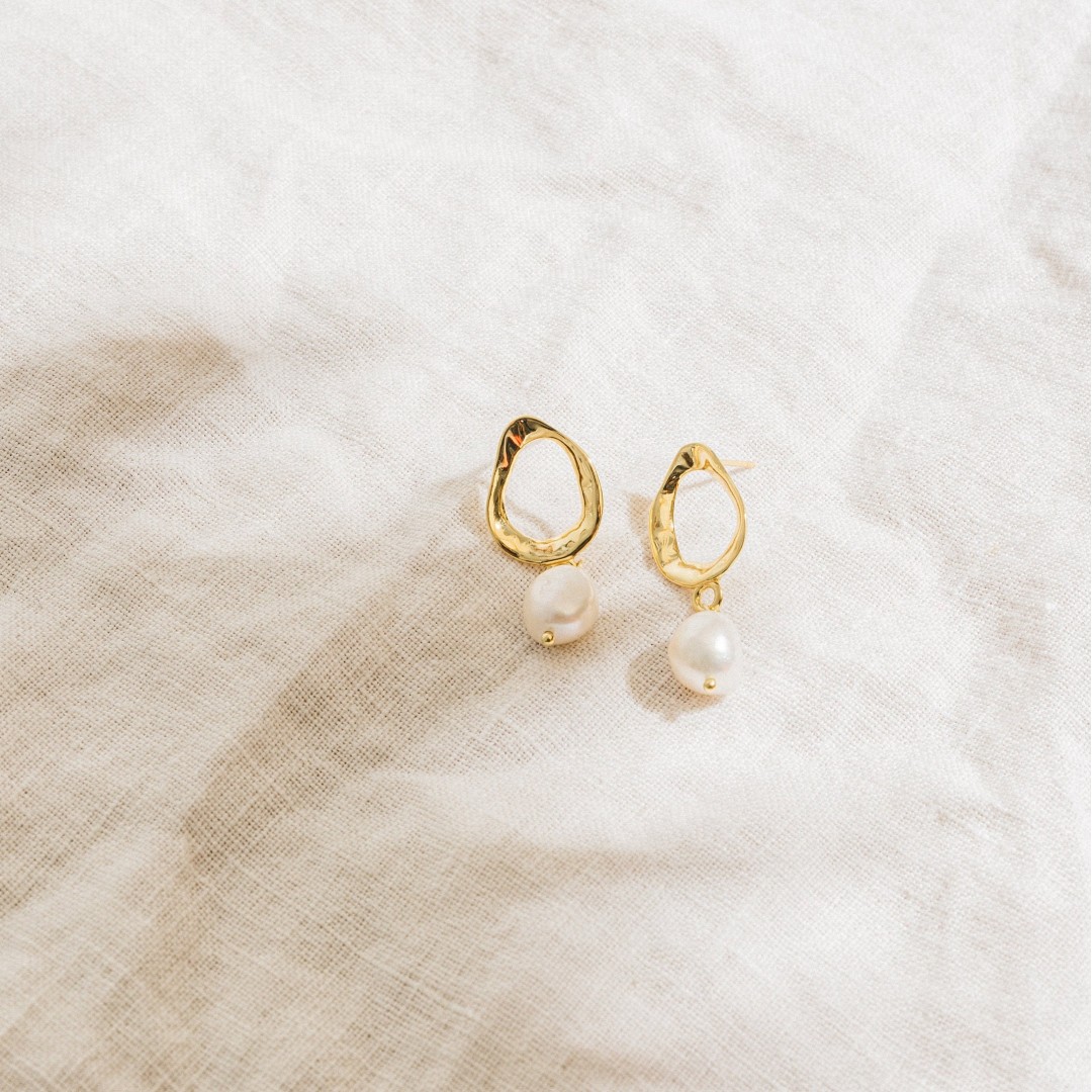 Pearl Wavy Hoop Stud Earrings by Caitlyn Minimalist • Dainty Pearl Drop Earrings • Dangling Earrings • Perfect Bridal Gift • ER223