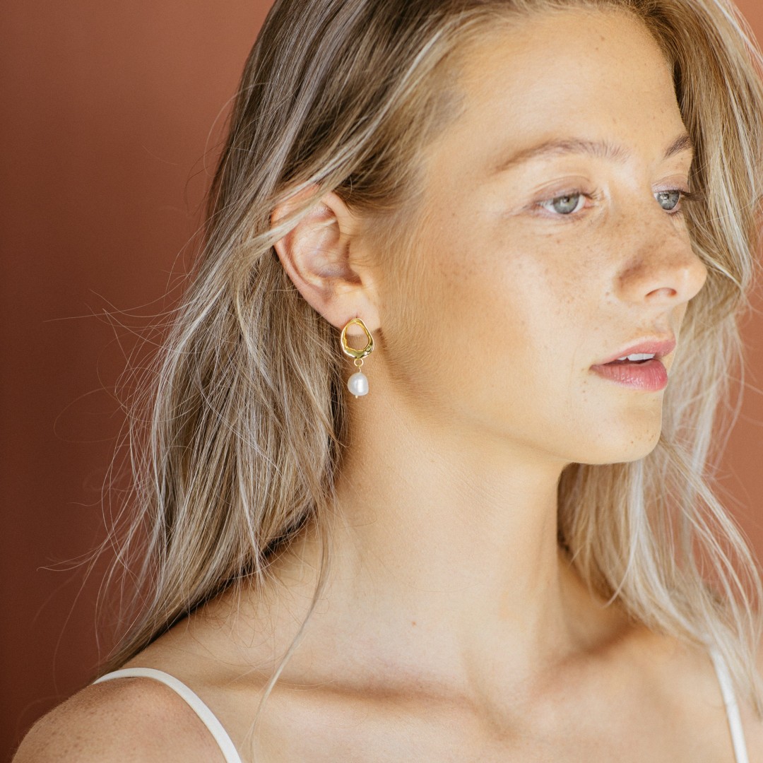 Pearl Wavy Hoop Stud Earrings by Caitlyn Minimalist • Dainty Pearl Drop Earrings • Dangling Earrings • Perfect Bridal Gift • ER223