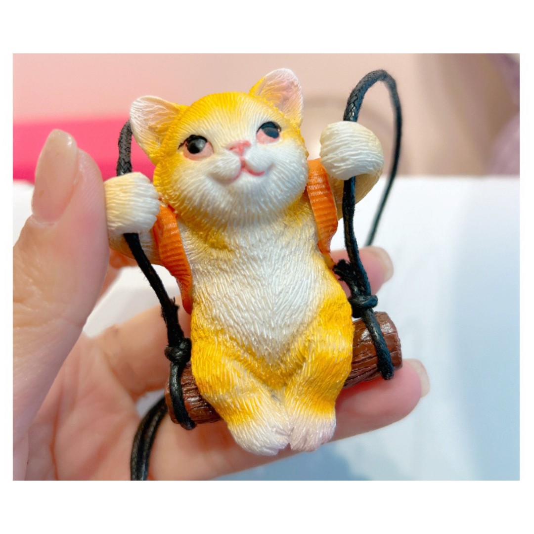 Cute Resin Cat Car Rearview Mirror Hanging Ornament,Aromatherapy Cat Car Pendant,Car Accessories,Gift for New Car,Car Hangings Charm